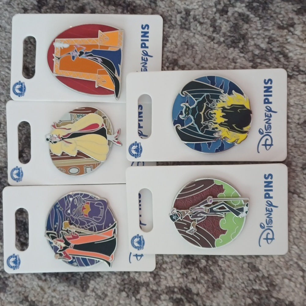 Disney pin set 5 villains, disney parks, trading Collectible pins new 2023